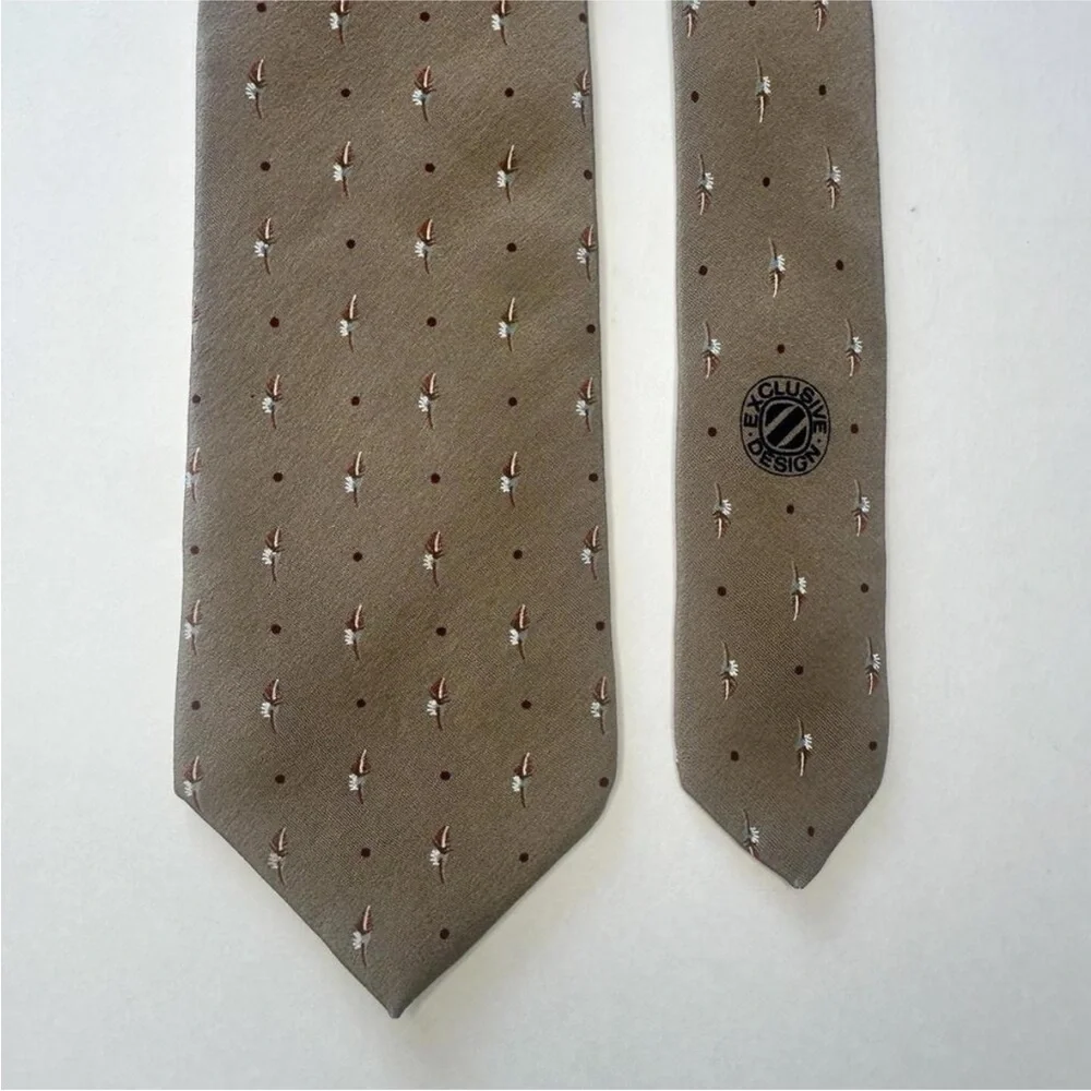 Vintage ERMENEGILDO ZEGNA Painted Taupe w Feathers Classic Silk Tie, 3”